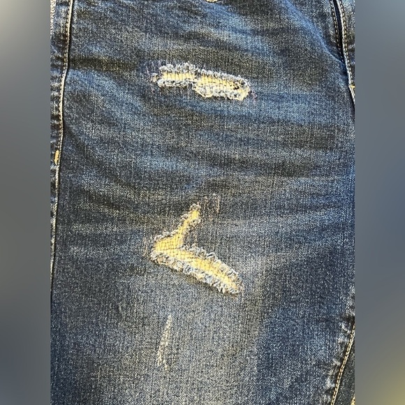 WJ3. Guess Men's Slim Fit Denim Shorts Rip And Repair Size 29 - Picture 2 of 9